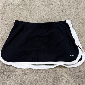 Nike Lined Black and White Skirt - size Medium